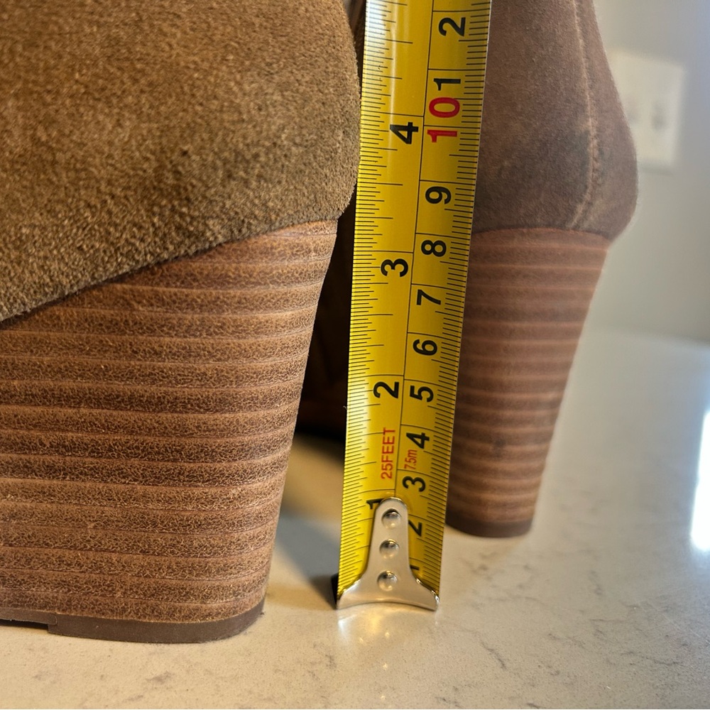Lucky Brand Yabba Suede Tan Block Heel Wedge Ankle Boots 8.5/39 - Picture 8 of 14